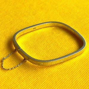 Sterling silver chased square hinged bracelet 925